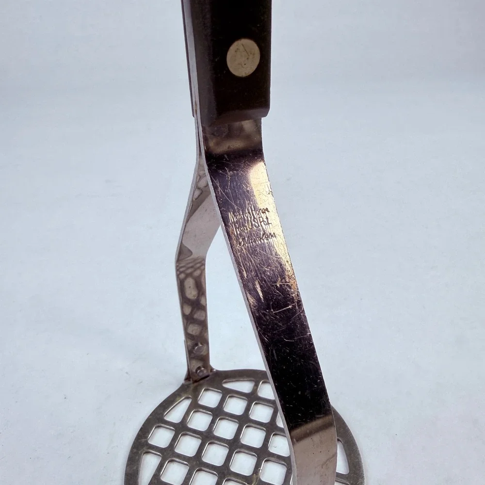 Maid‎ of Honor Vintage Potato Masher Stainless Steel Bakelite Handle USA Made